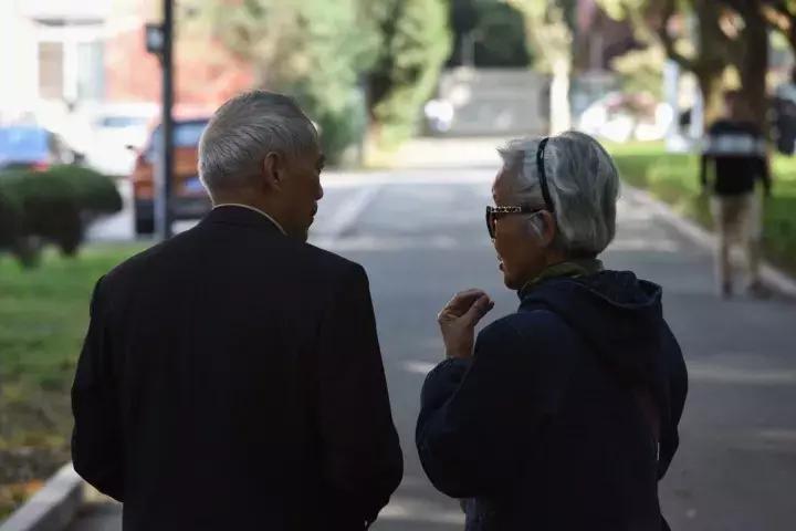 重返母校80后的回忆,重返六十年前的母校