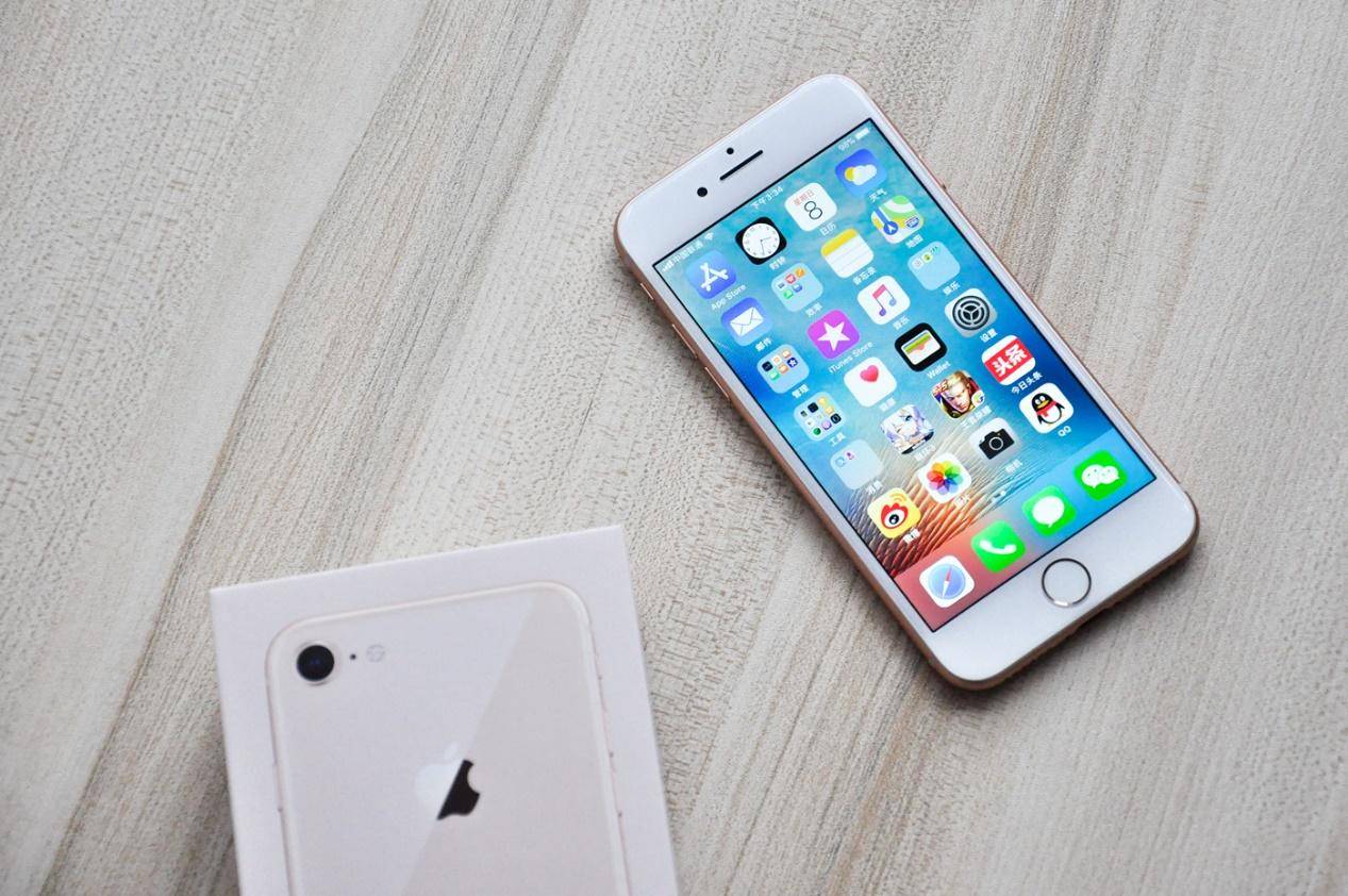 买不起的iphone,iphonex比较iphone8