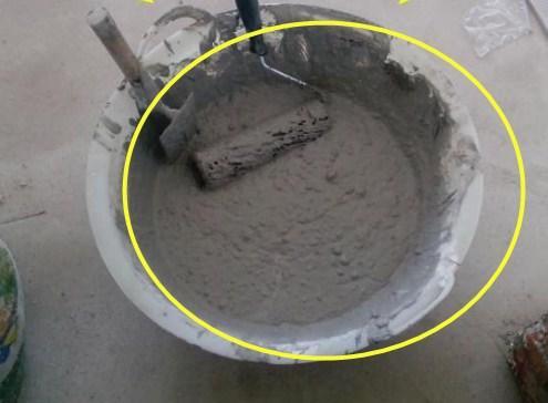 卫生间做地砖上墙总是掉？老泥工家都这样做，不空鼓更牢固