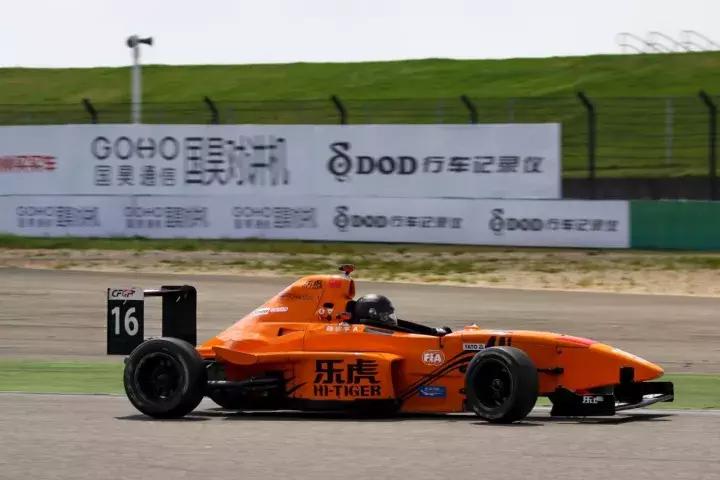 见证王者角逐DOD车用摄像机为乐虎CFGP宁波收*战官**加油