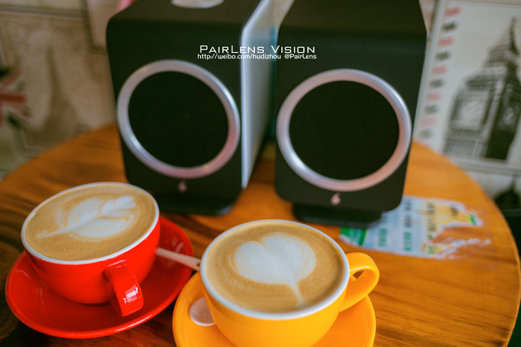 美少女与FeniksAudioEssence音箱的不经意邂逅