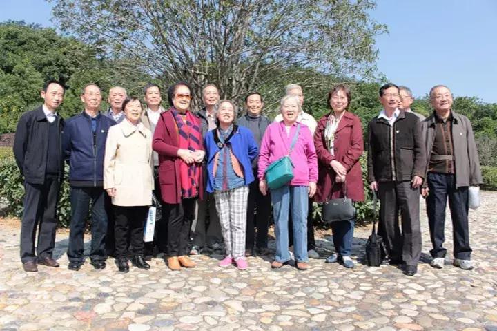 重返母校80后的回忆,重返六十年前的母校