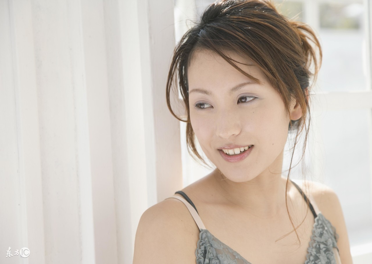 鼻子出油毛孔大黑头多怎么办,鼻子有粉刺黑头爱出油怎么办