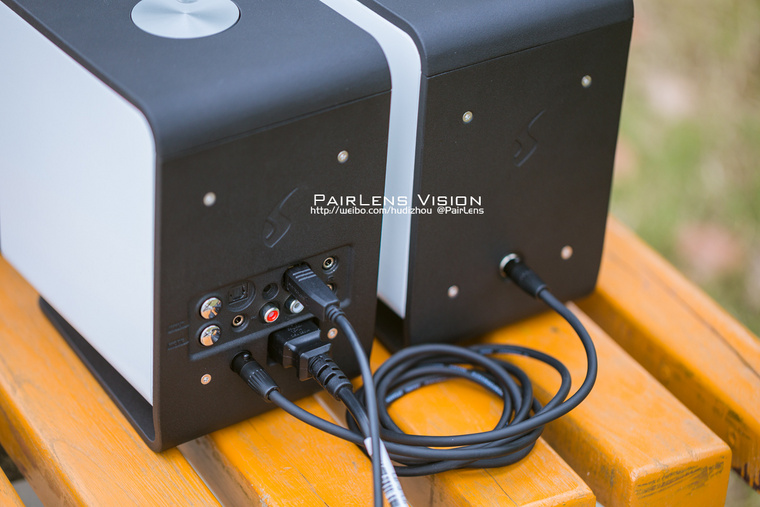 美少女与FeniksAudioEssence音箱的不经意邂逅