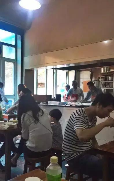 2个人30元就吃撑！这条街光看名字就能流口水！