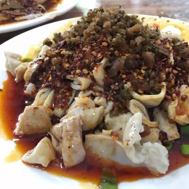 2个人30元就吃撑！这条街光看名字就能流口水！