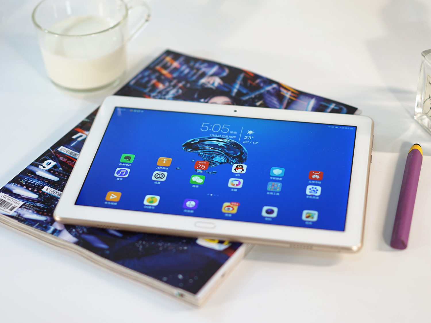 荣耀waterplay平板防水测试,荣耀waterplay8寸平板玩游戏