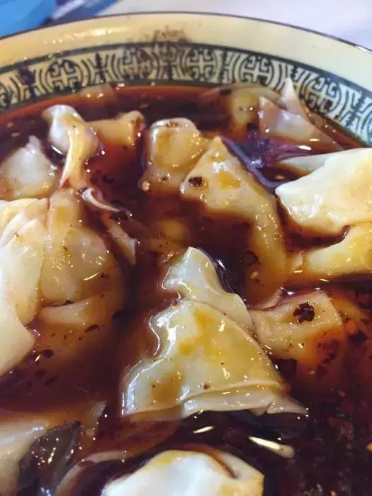 2个人30元就吃撑！这条街光看名字就能流口水！