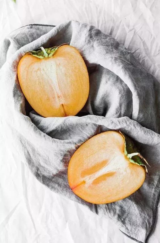 柿子能和酒一起用,柿子和酒间隔多少时间可以吃