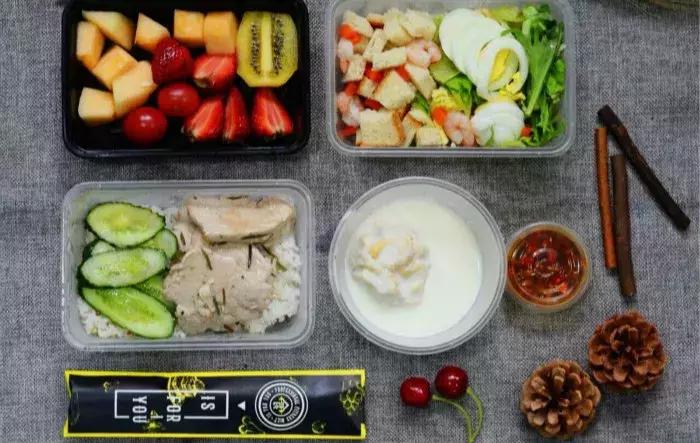 新手小白学健身餐,网红健身教练的锻炼方法