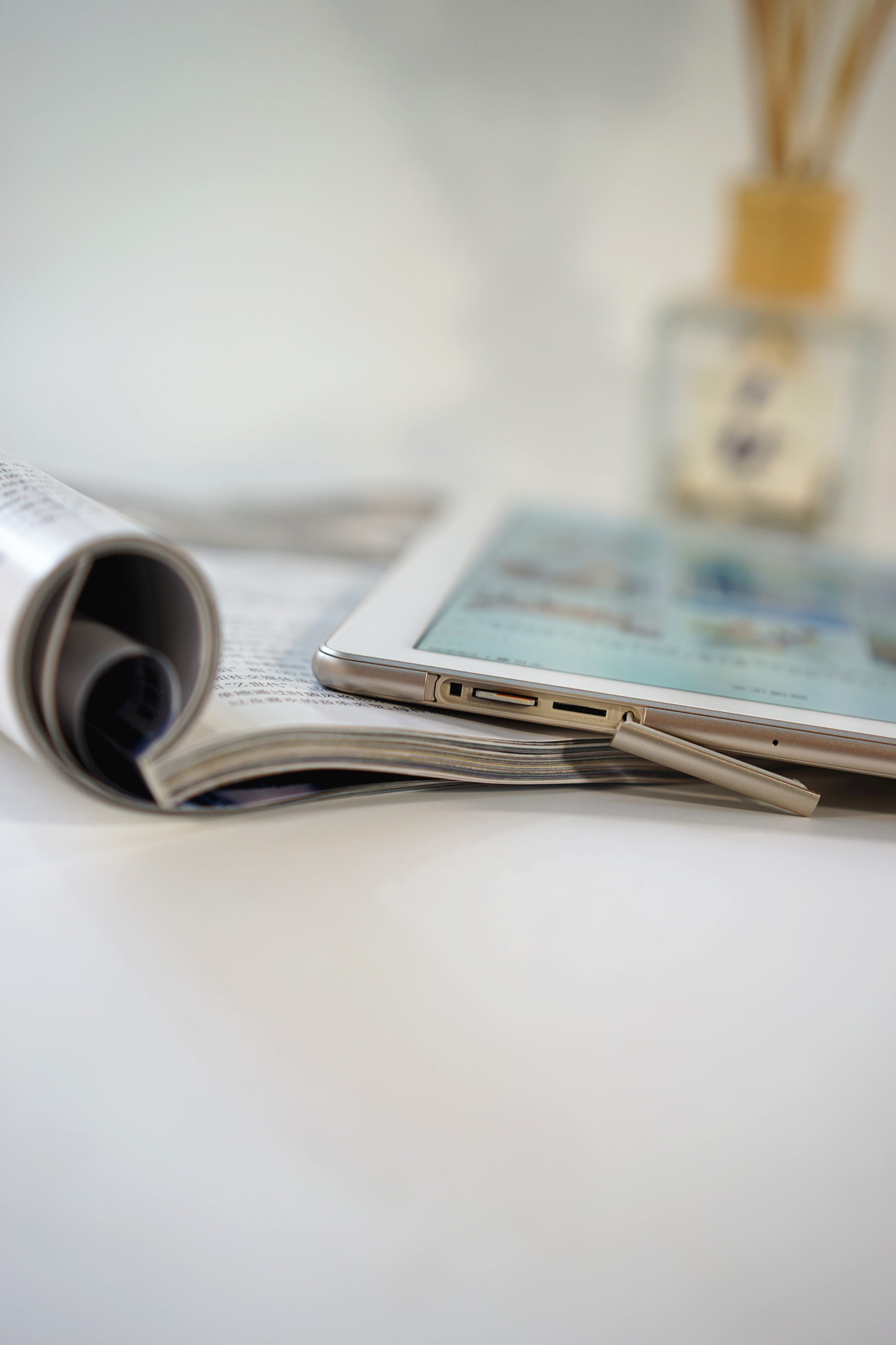 荣耀waterplay平板防水测试,荣耀waterplay8寸平板玩游戏