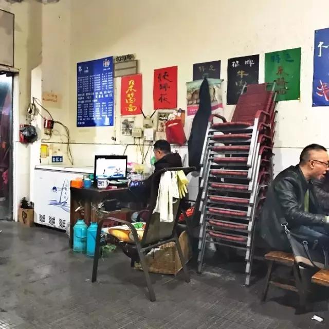 2个人30元就吃撑！这条街光看名字就能流口水！