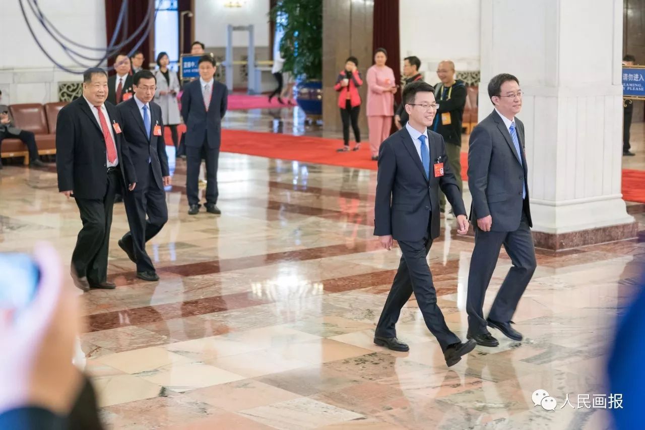 一周画报高清图,走进新时代画报