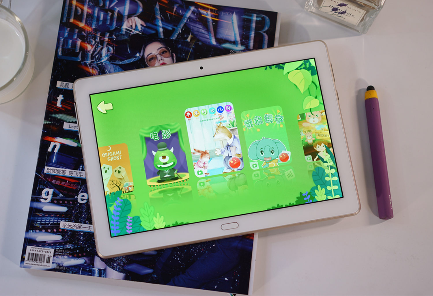 荣耀waterplay平板防水测试,荣耀waterplay8寸平板玩游戏