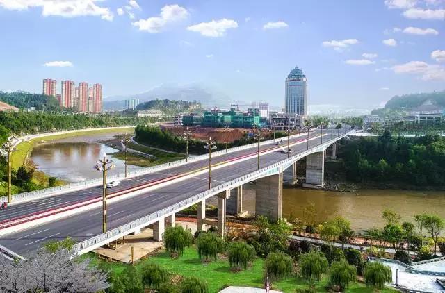 大家好，我来介绍一下恩阳“川东北综合交通新枢纽”是如何炼成的