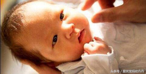 宝宝鼻屎多但是不让抠怎么办,宝宝的鼻屎堵住了怎么办