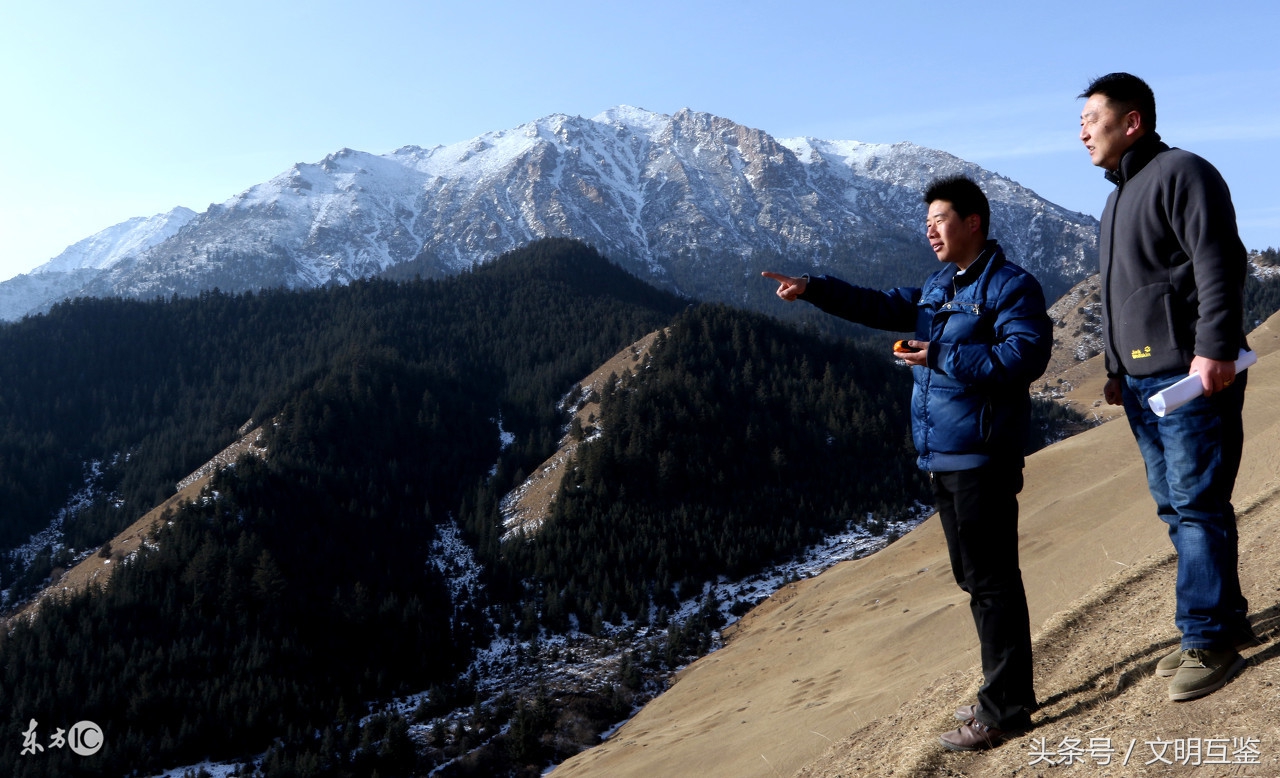 大爷36道工序打磨50年夜光杯，最薄处仅1毫米，用它喝酒千杯不醉