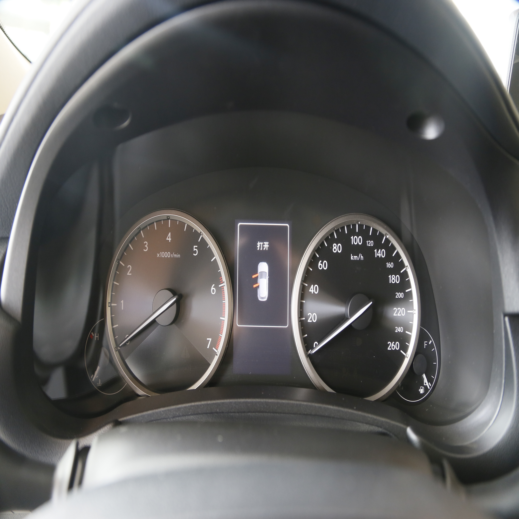 8万左右的雷克萨斯nx300,10多万的雷克萨斯nx300h