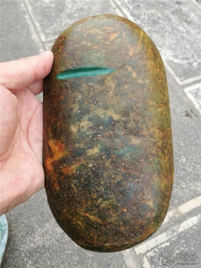 行话里说，“石头不骗人，都是人骗人？”翡翠行家都差点受骗了！