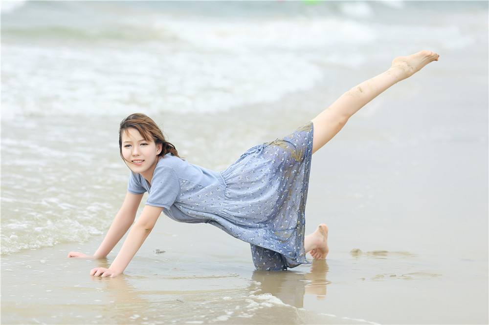 女生肢体动作说明什么,女性小动作背后的答案