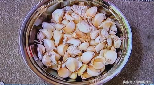 怎样剥大蒜皮又快又简单,大蒜皮不好剥怎么办