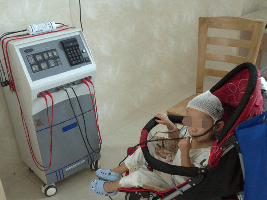 六个月宝宝一直笑正常吗,六个月宝宝不正常的表现