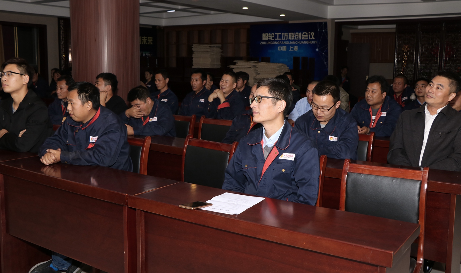 上海火炬润滑油举办10月庆祝员工生日晚会