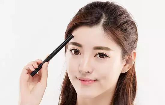 眉笔什么颜色好看自然百搭视频,眉毛变成红色用什么颜色的眉笔好