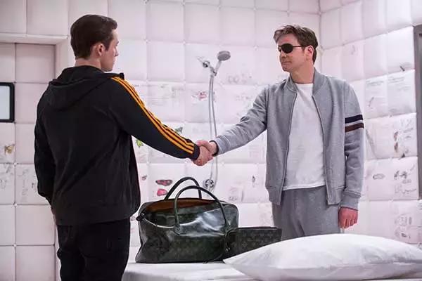 依旧「死不正经」，这部电影不服不行