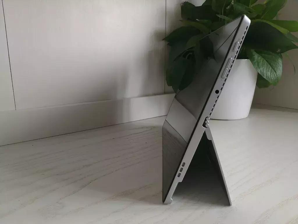 miix5内存扩展,miix520二合一平板电脑