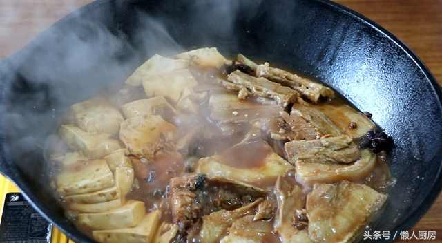 草鱼怎么做好吃教你做炖鱼,家常炸草鱼块炖鱼的做法大全