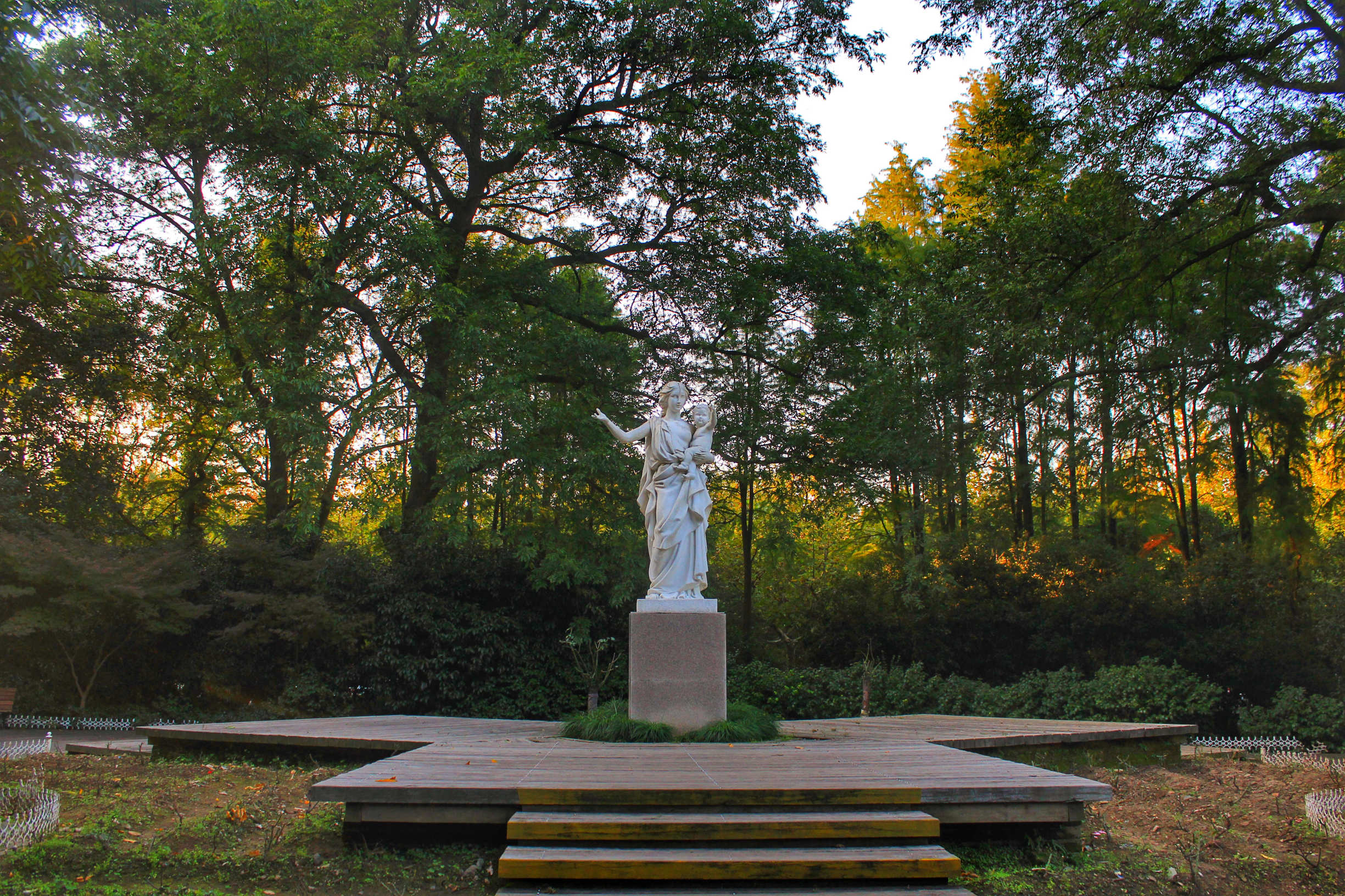 罗莱夏朵杭州紫萱度假村招聘,罗莱夏朵杭州紫萱度假村团购