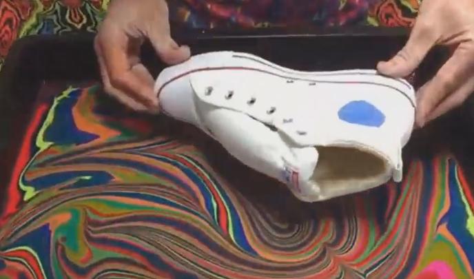 帆布鞋子染色了怎么恢复原状,帆布鞋被84染色了怎么变回来