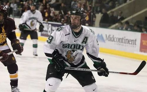 冰球在加拿大受欢迎吗,想送孩子去加拿大