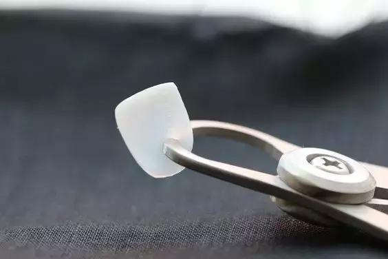 明星做的牙齿贴面,明星做的牙贴面都是什么材质