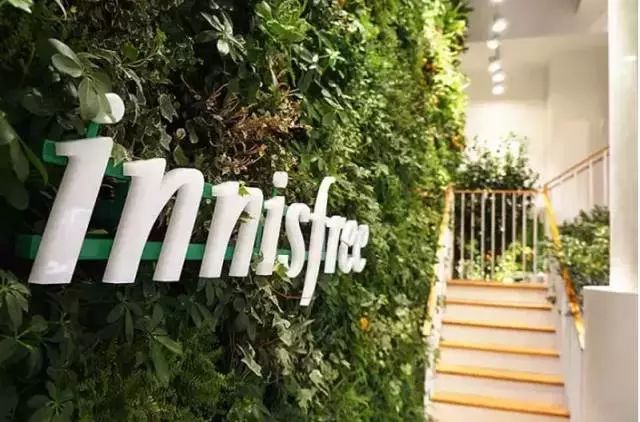 又一次站在了世界之巅！上海就是这样一个实力城市！来了就不想走