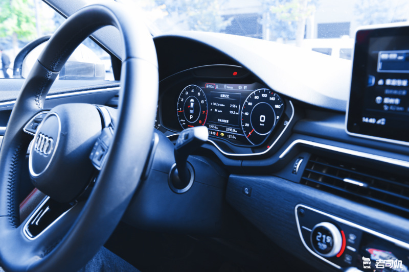 奥迪a4l45quattro臻选动感型,奥迪a4l第一视角40tfsi试驾