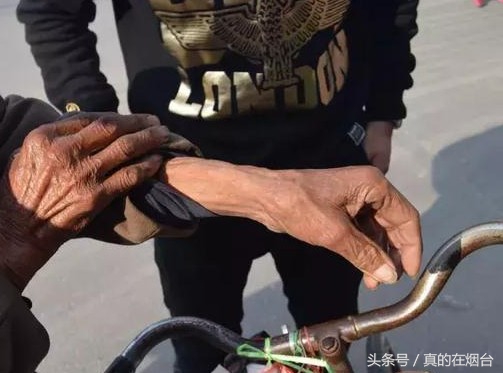 烟台莱州农村大爷视频,莱州卖菜老人