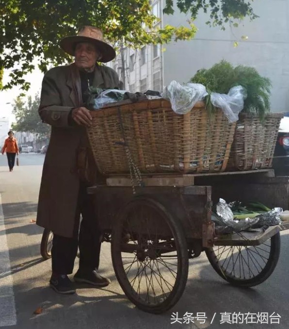 烟台莱州农村大爷视频,莱州卖菜老人