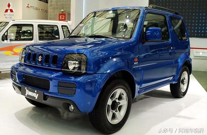 最新款铃木吉姆尼提车,土豪家里有几辆车