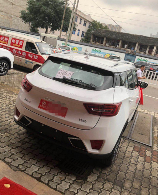 众泰t300和宝骏510发动机,男子喜提车