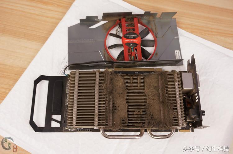 以前不太喜欢用机箱，显卡变成了吸尘器，除尘又花时间又费力