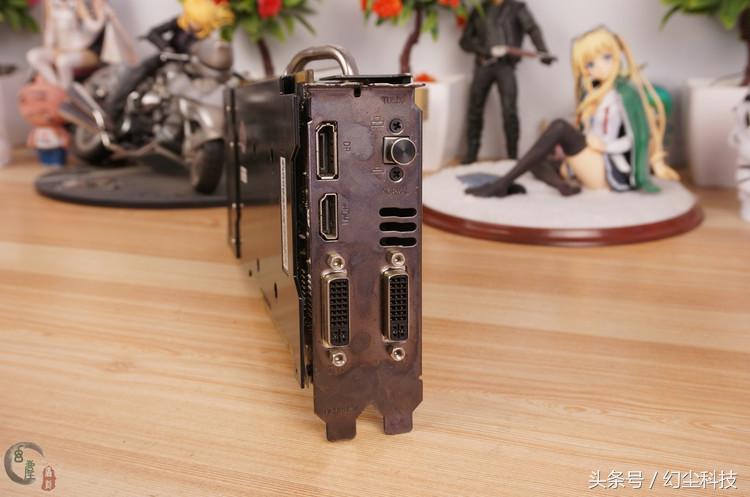 以前不太喜欢用机箱，显卡变成了吸尘器，除尘又花时间又费力