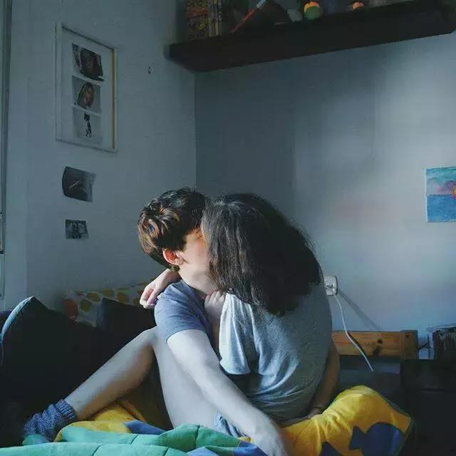 女人喜欢嘴甜的男人吗,女生喜欢嘴贱的男生吗