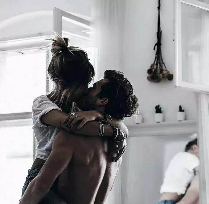 女人喜欢嘴甜的男人吗,女生喜欢嘴贱的男生吗