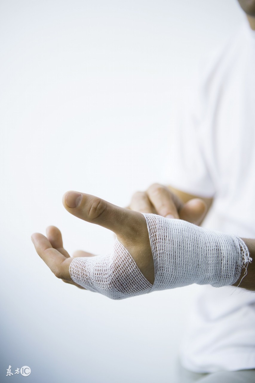 酸碱灼伤的解决办法是什么,酸碱灼伤眼睛的急救措施