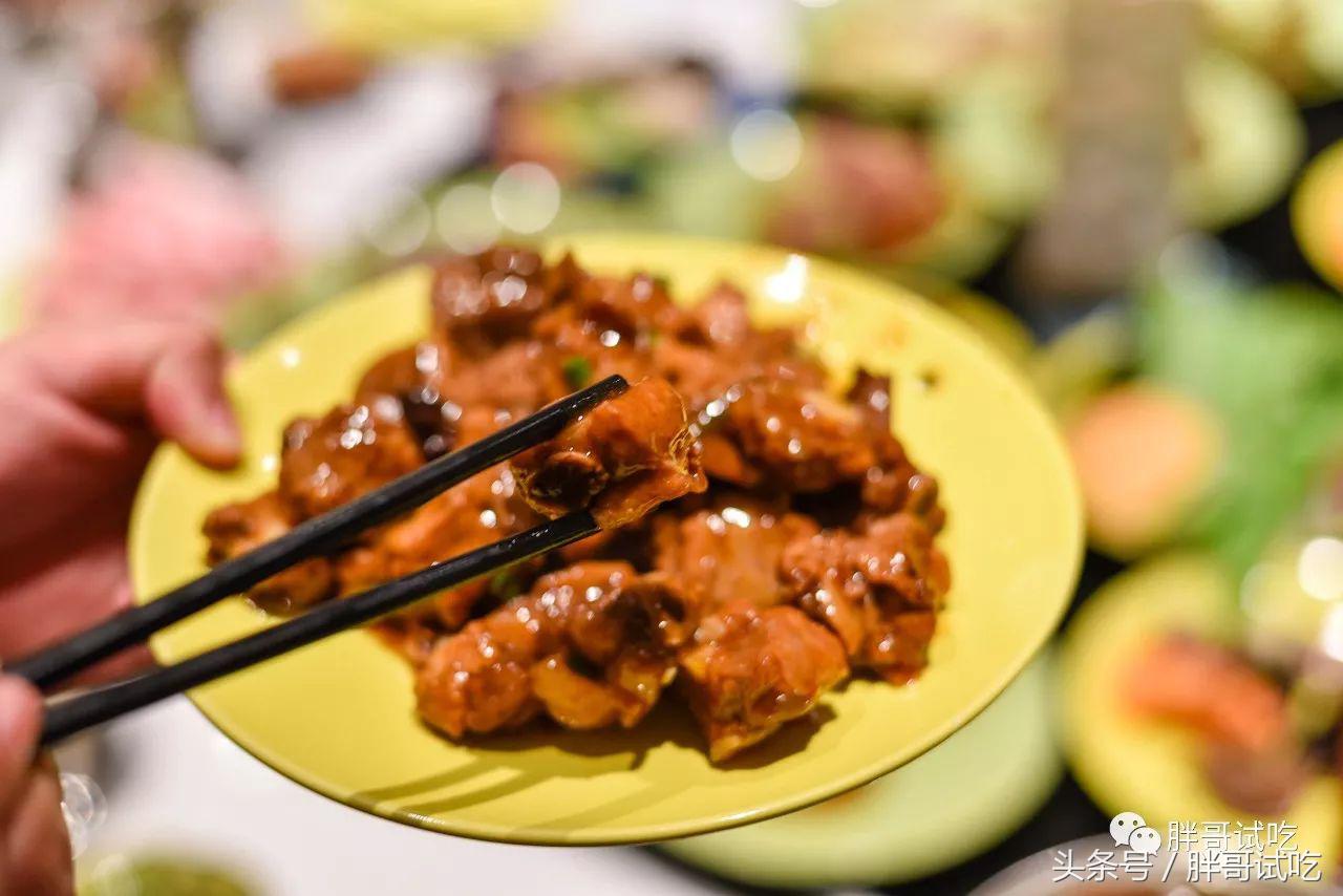 胖哥枣庄辣子鸡,枣庄胖哥吃龙虾视频