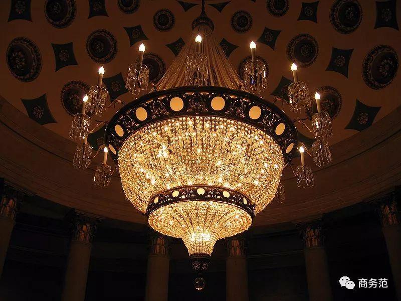 这些玻璃做的东西，为什么能拍出天价？