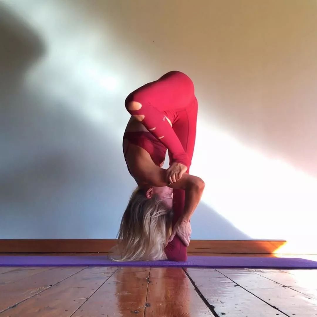 当很无助时想找个依靠的肩膀,太累了想找个人分担