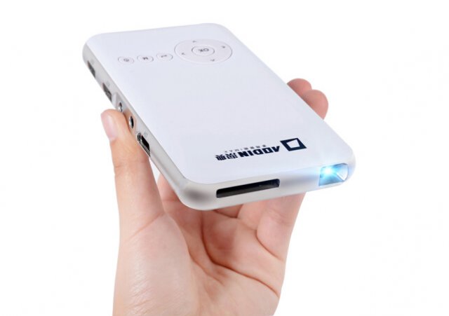 家用传统灯泡投影仪,老式投影仪还有没有必要换灯泡